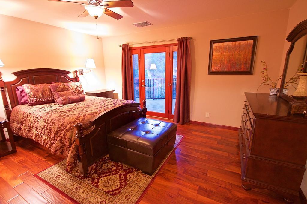 Riverfront Property With Waterfalls Near Yosemite And Bass Lake Oakhurst Habitación foto