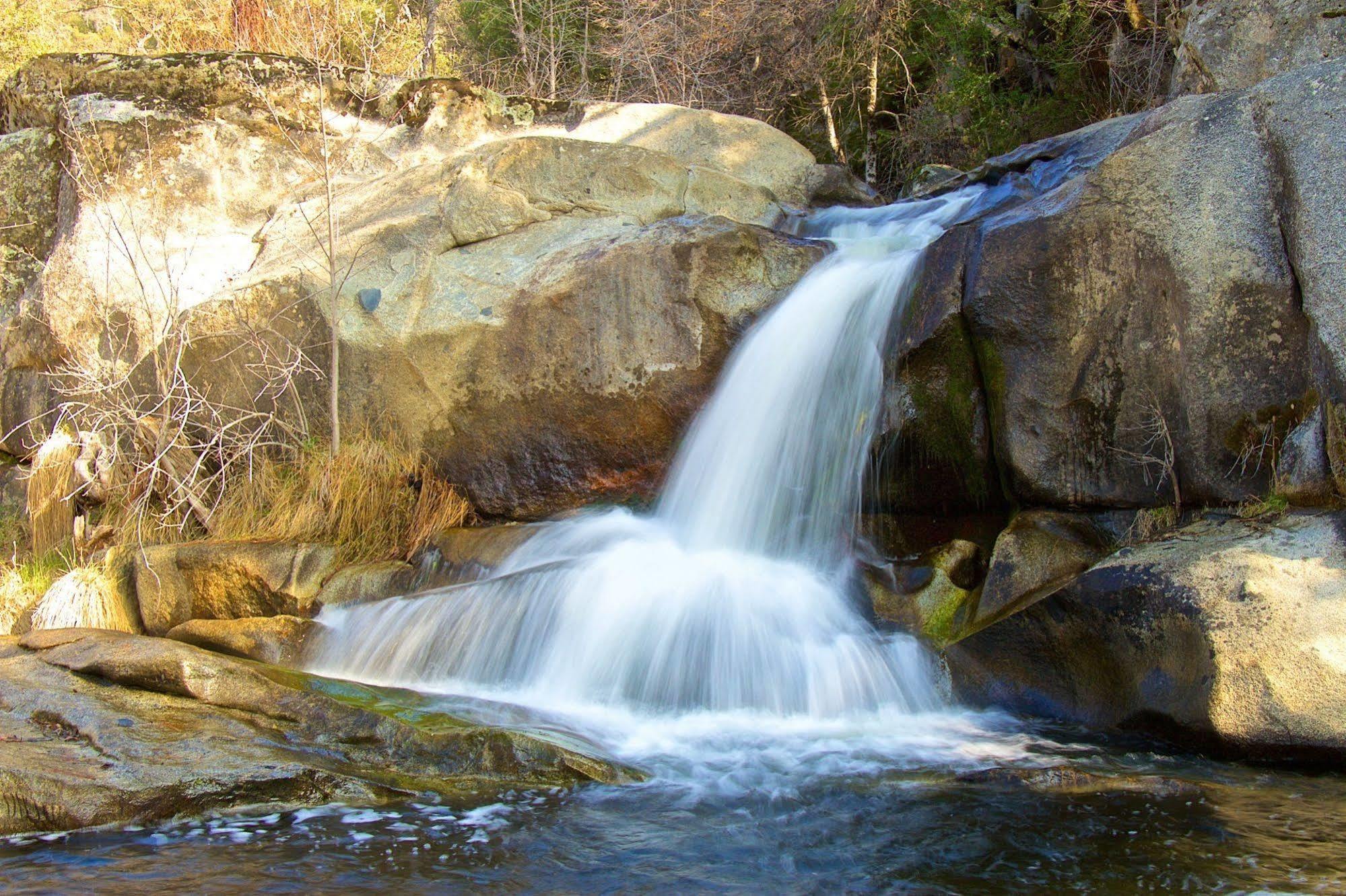 Riverfront Property With Waterfalls Near Yosemite And Bass Lake Oakhurst Exterior foto